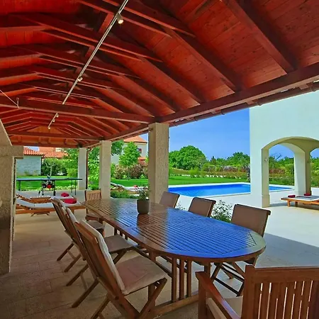 Alma Villa *