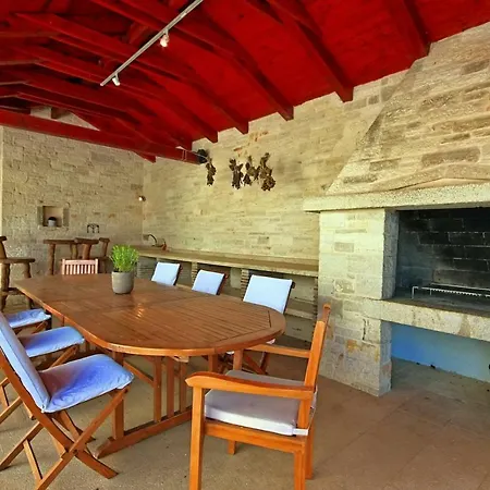 Alma Villa