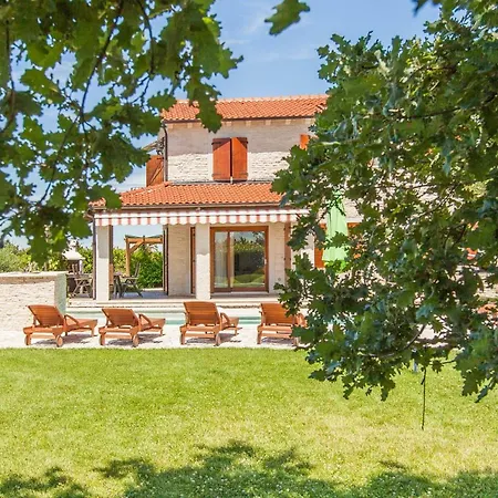 Alma Villa